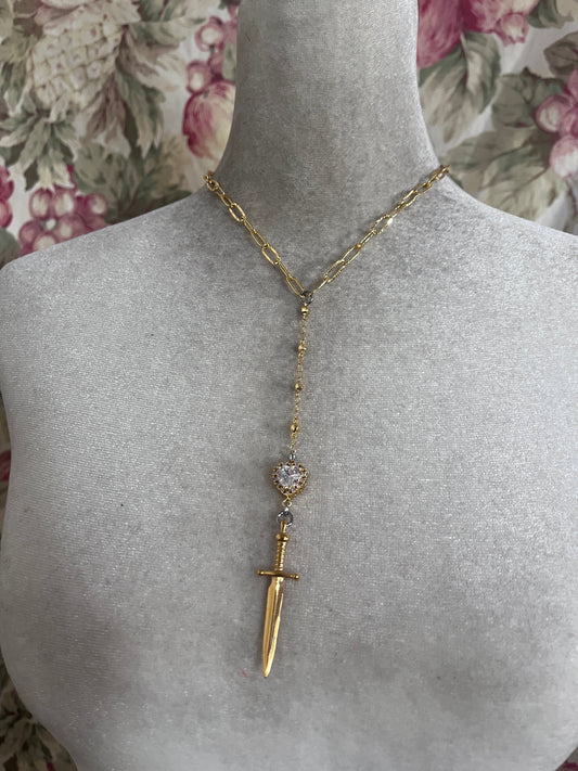 White Heart Lariat