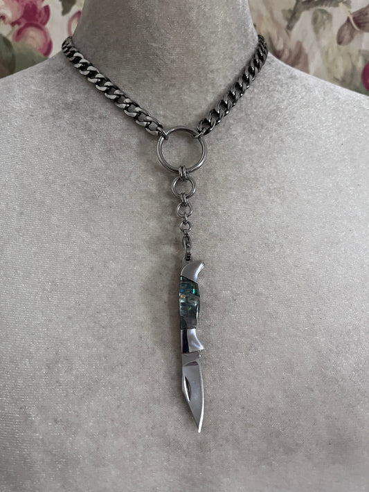Knife choker