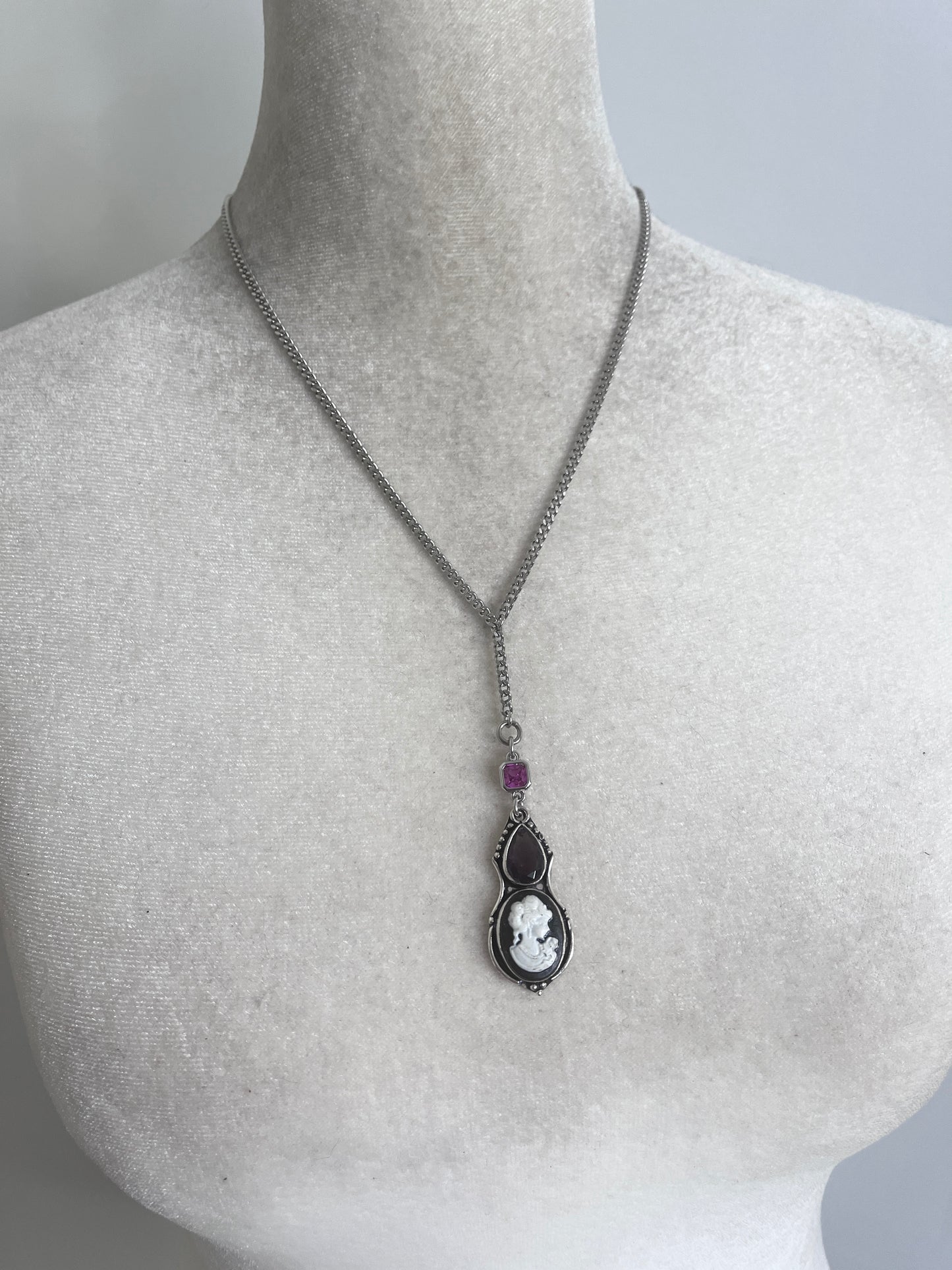Lariat Cameo