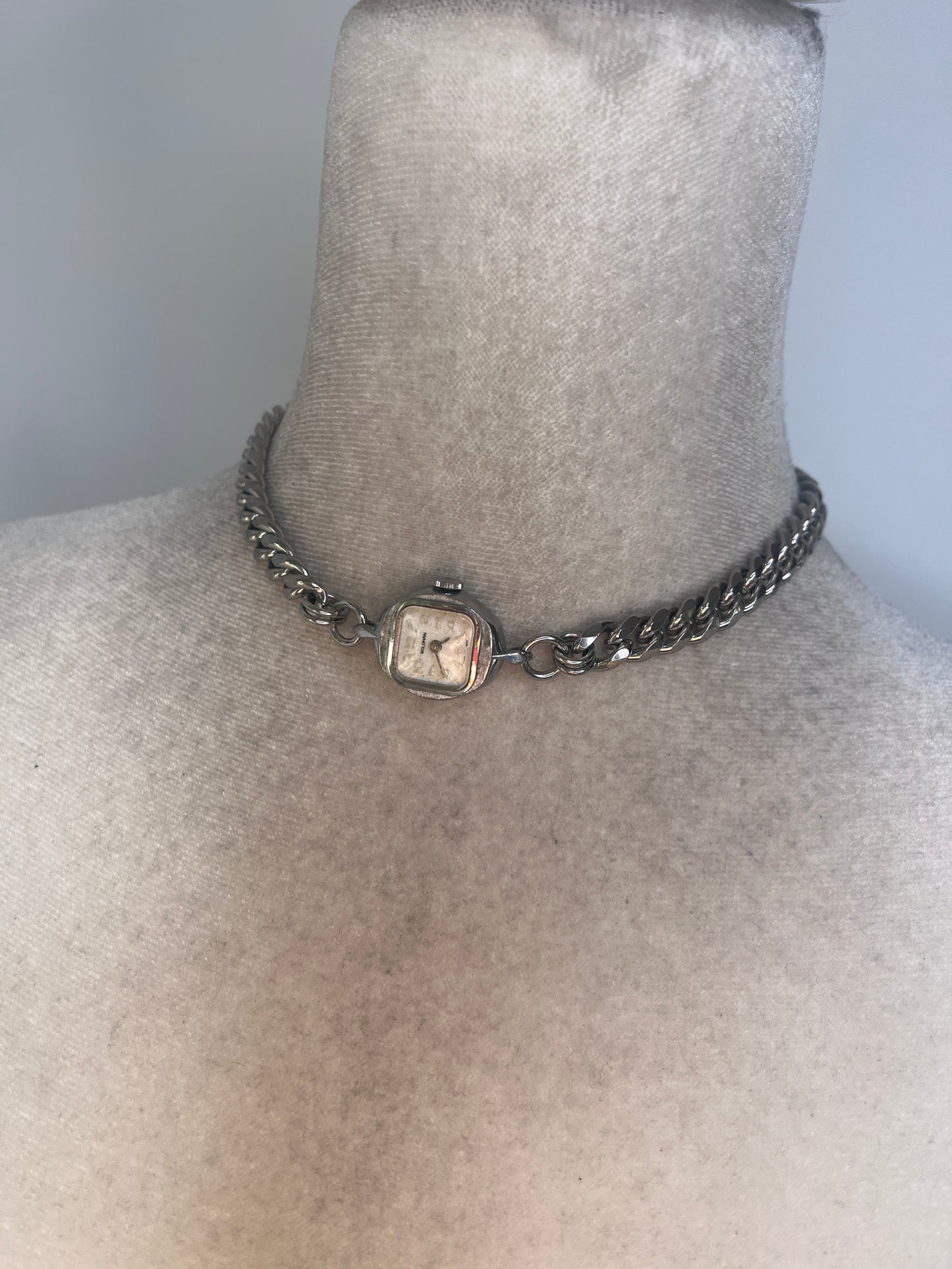 Watch choker