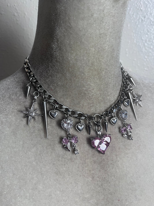 She’s Charm Maxing Heart Choker