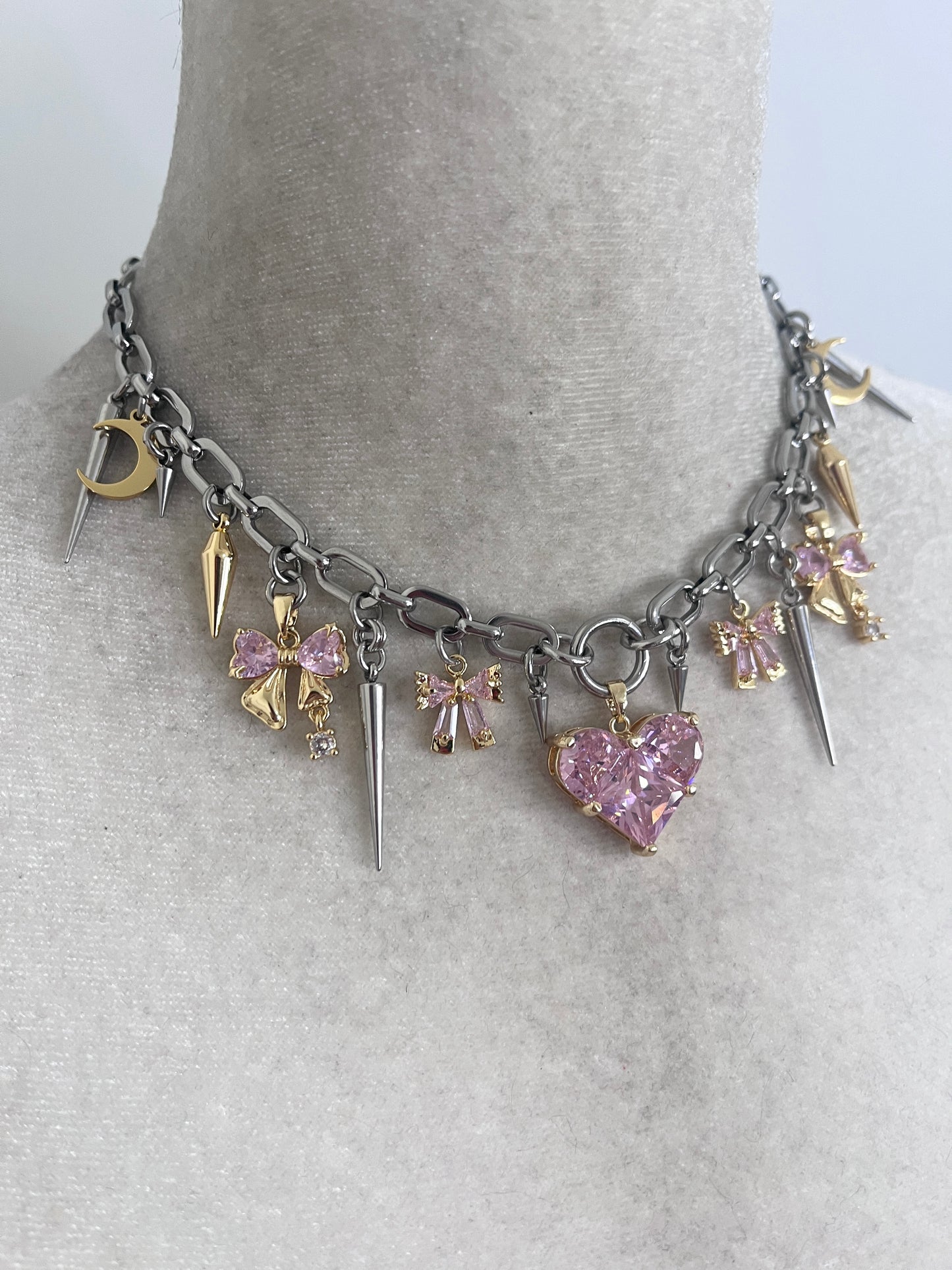 This little cutie choker
