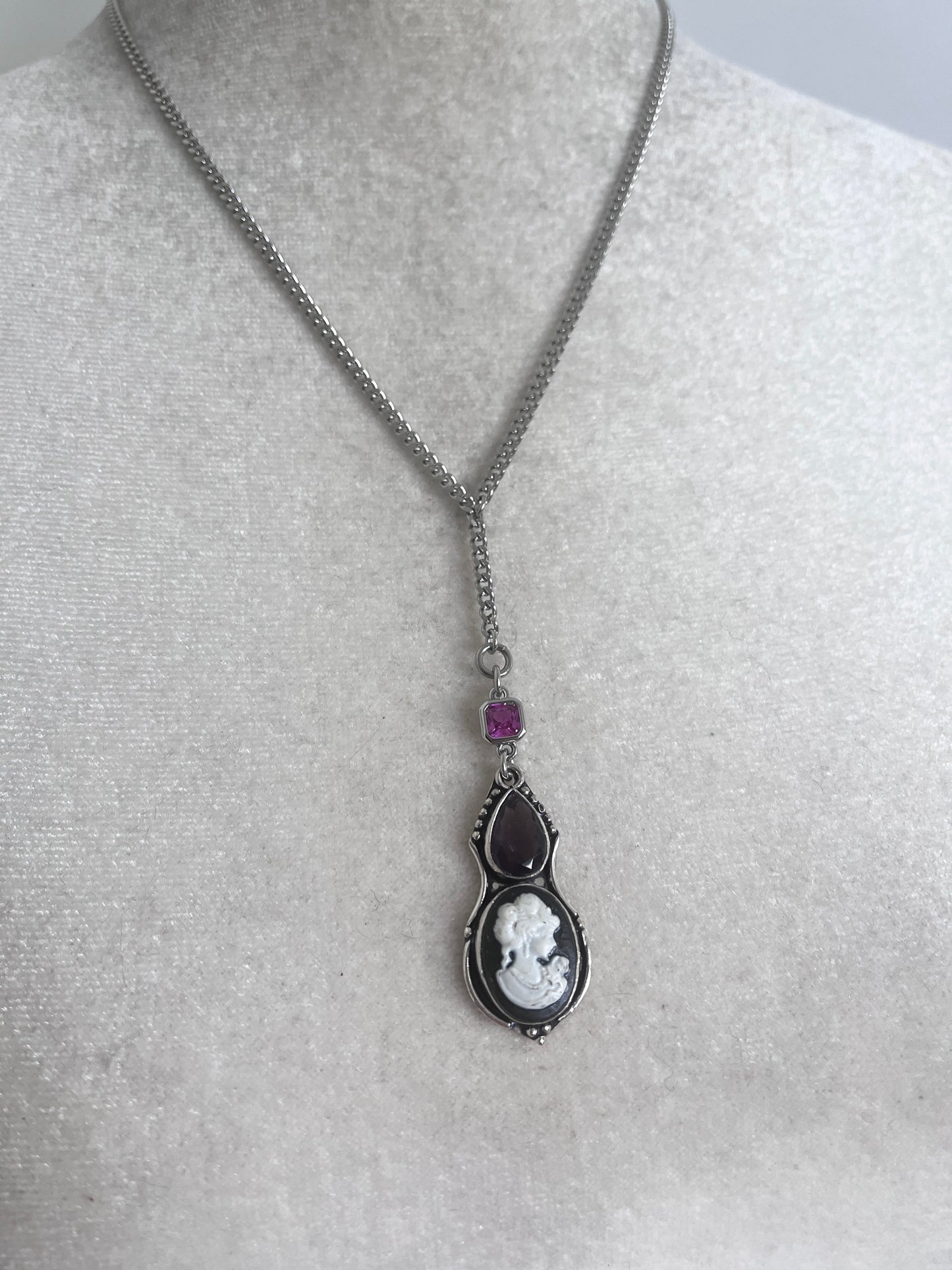 Lariat Cameo