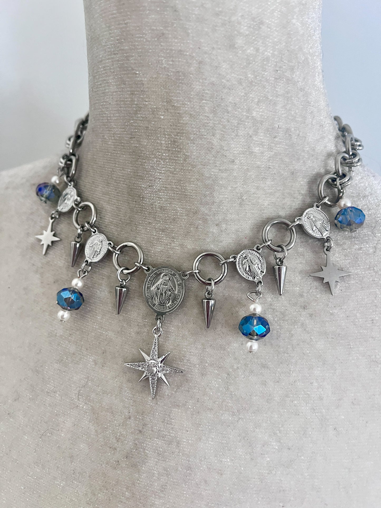 The Starie choker