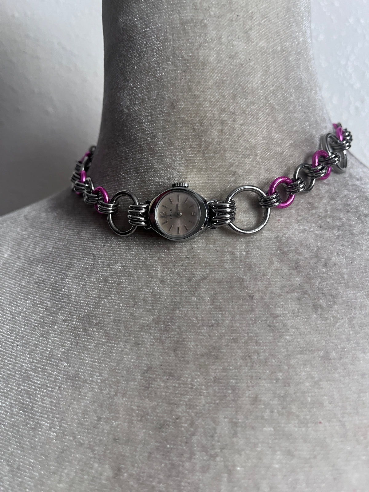 Watch choker pink O rings