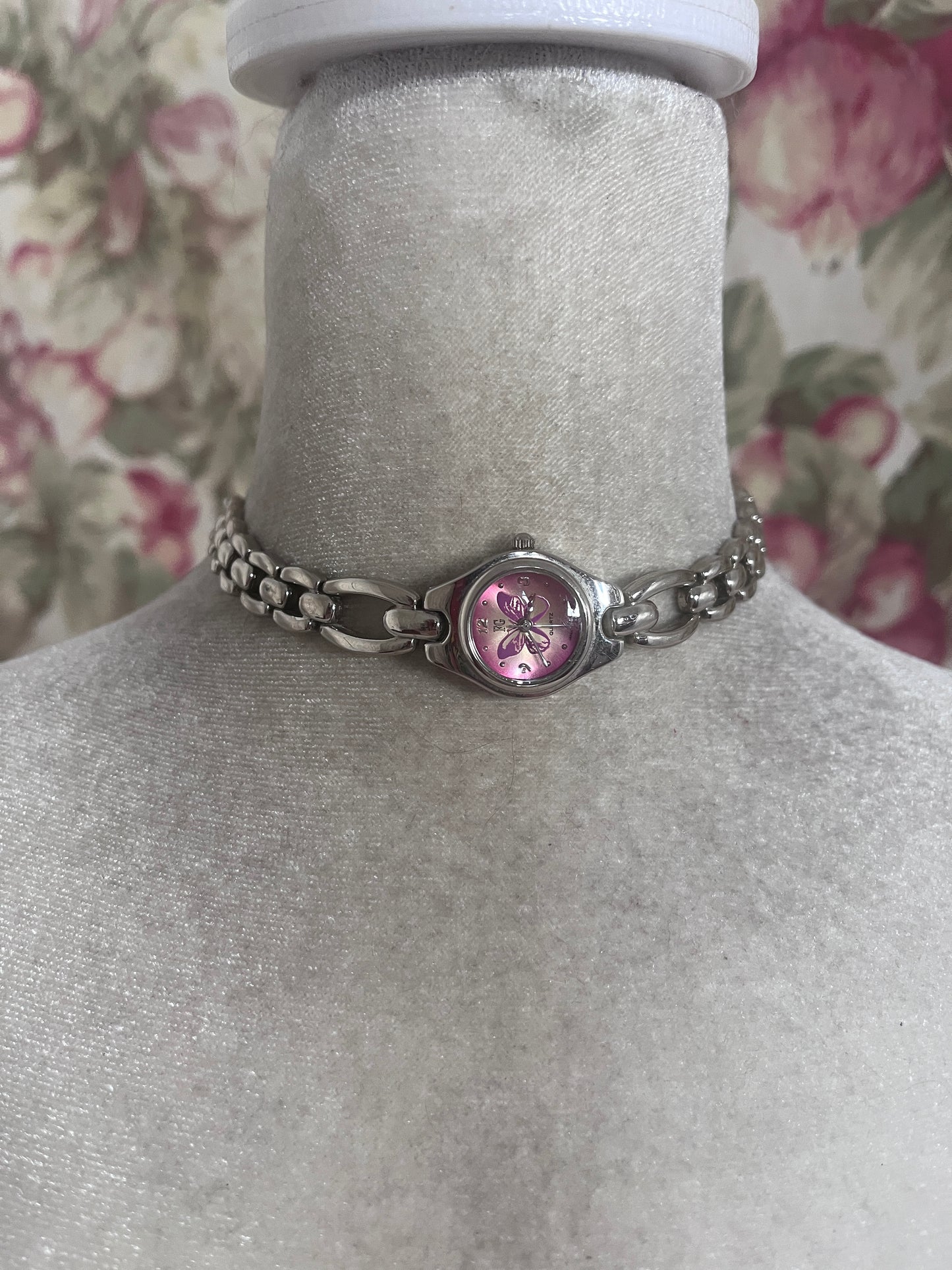 The pink butterfly choker