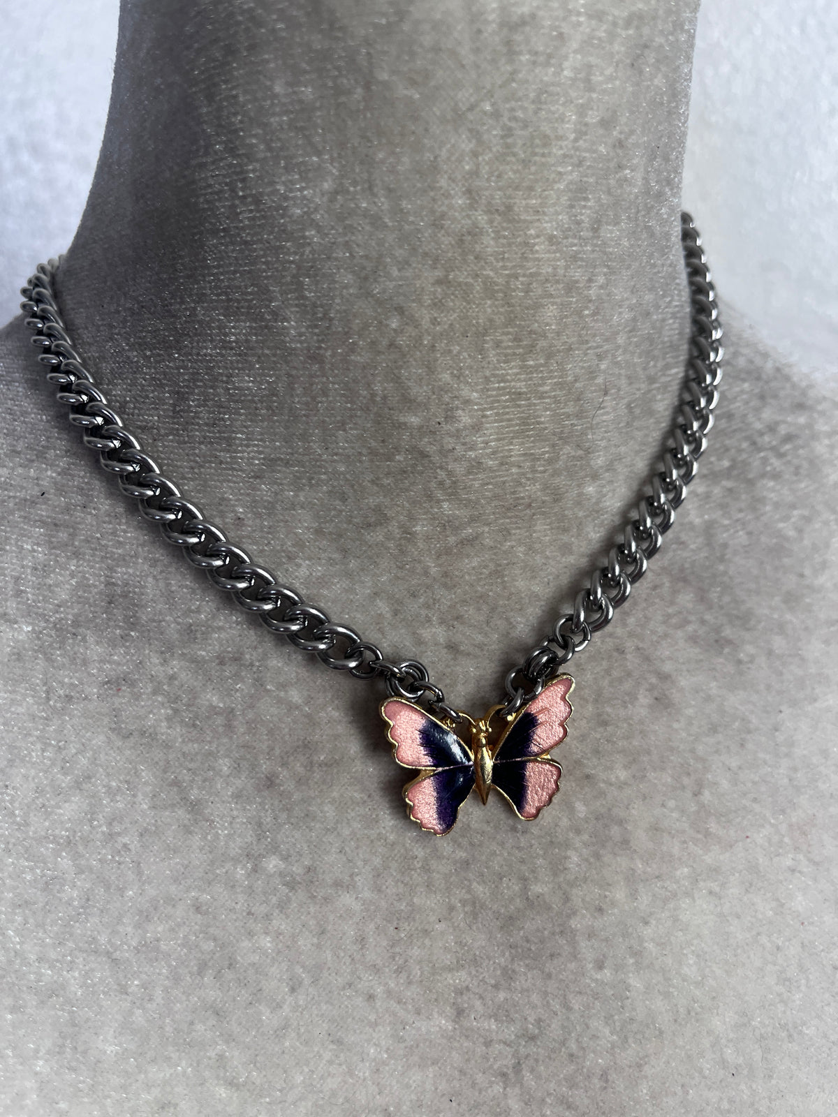 Little butterfly choker