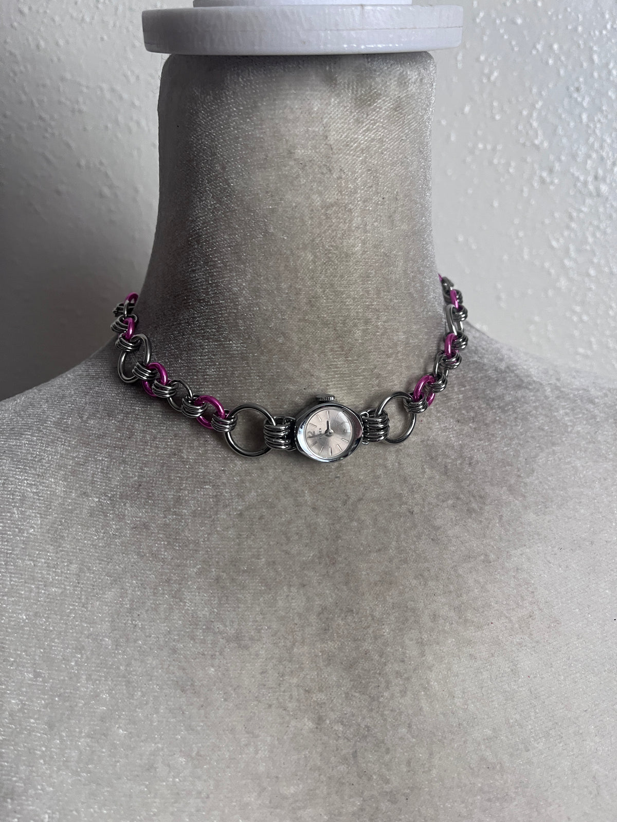 Watch choker pink O rings