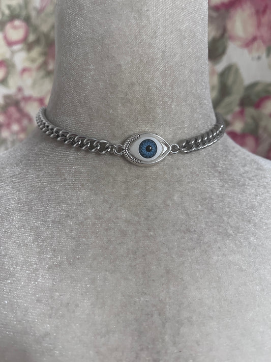 The baby blue eye choker