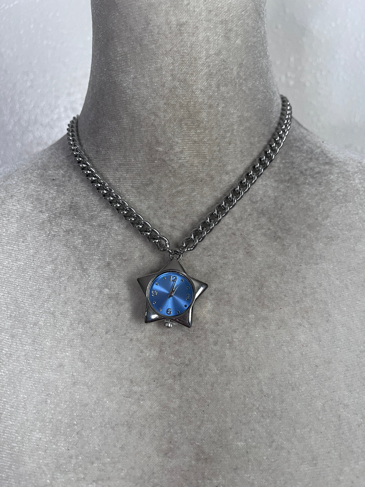 Blue star choker