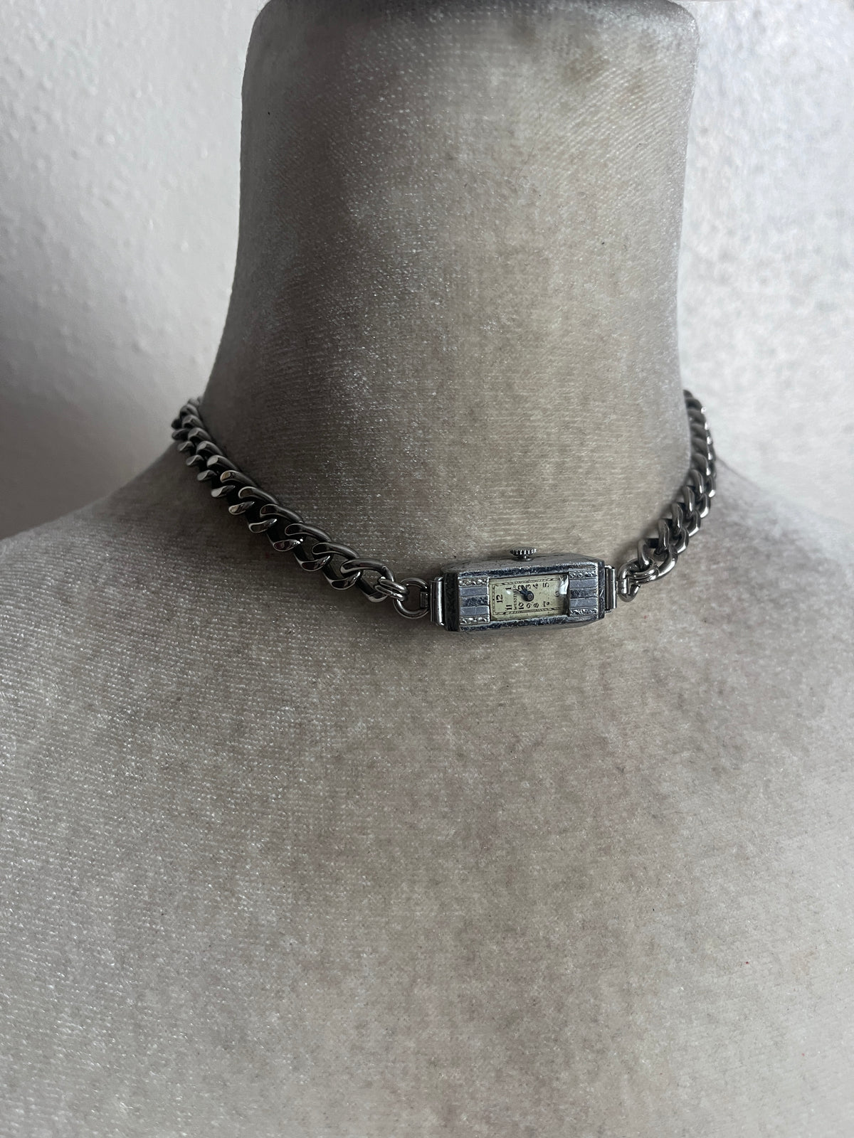 Watch choker
