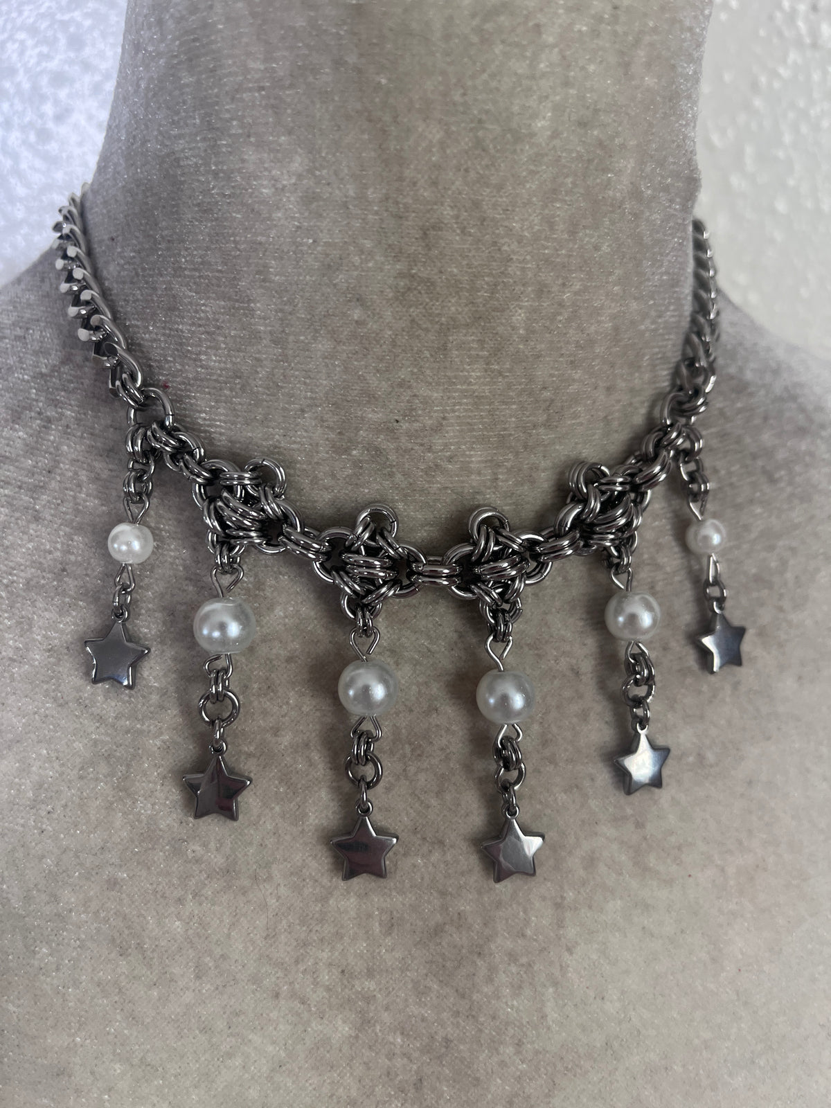 Oh my stars, choker