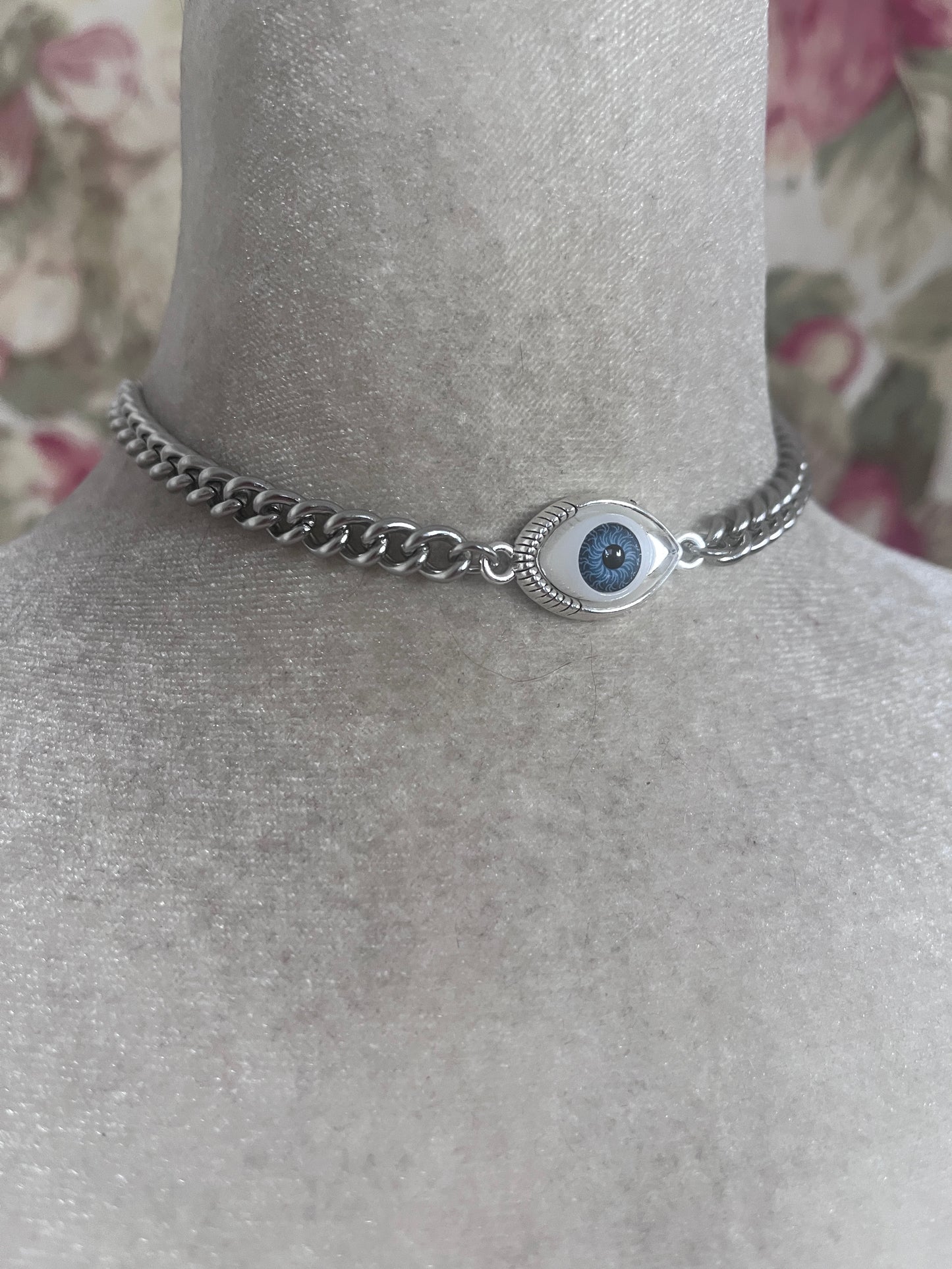 The baby blue eye choker