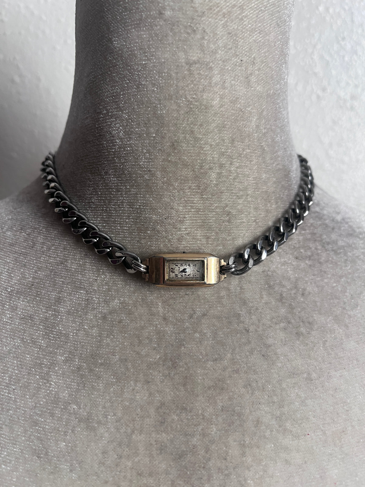Watch choker