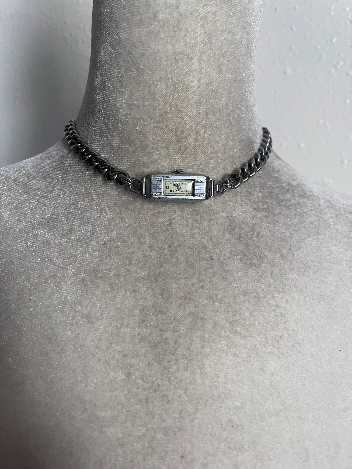 Watch choker