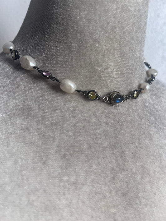 Labradorite & Fresh water pearls choker ￼