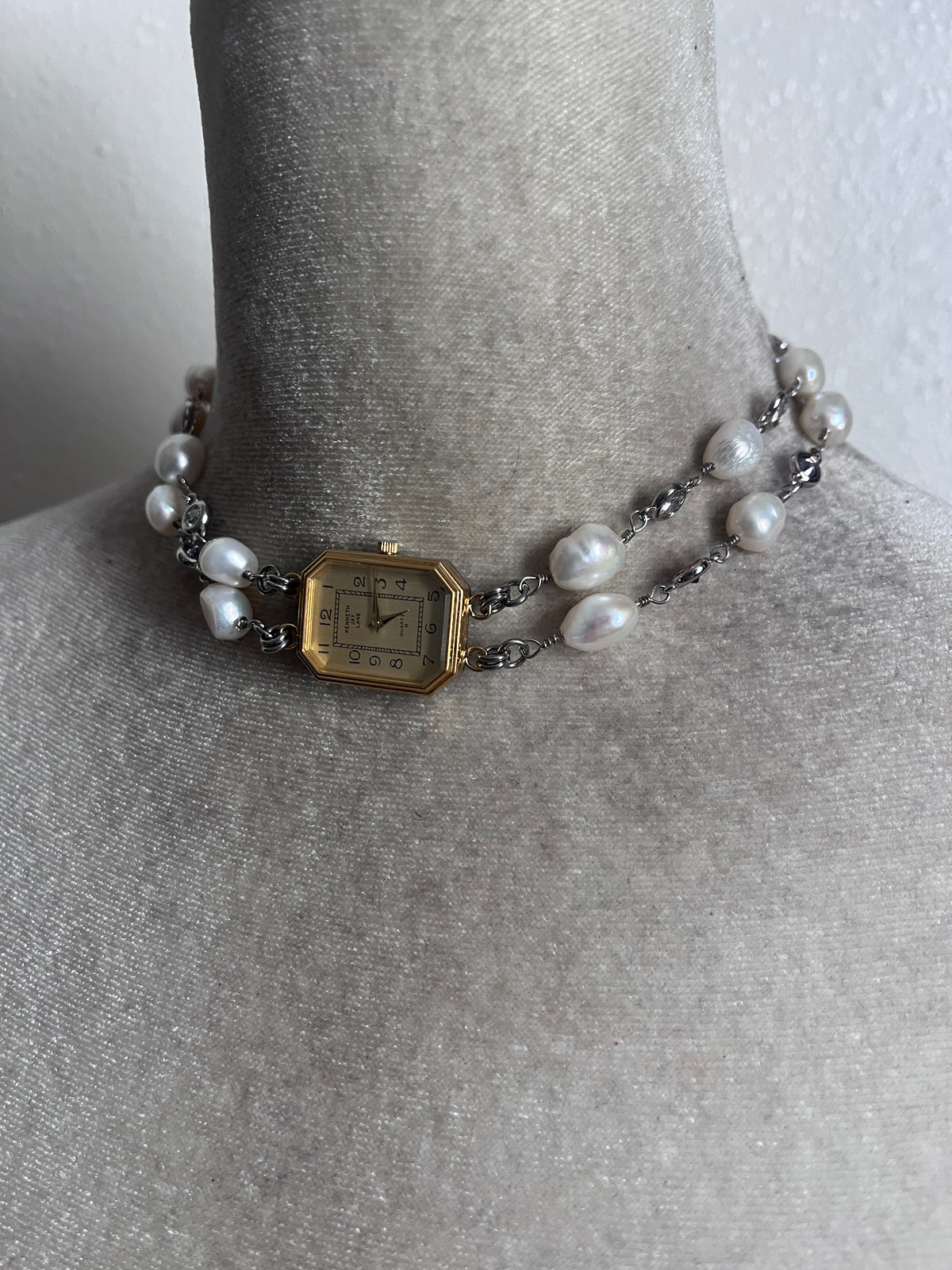 Sirens choker