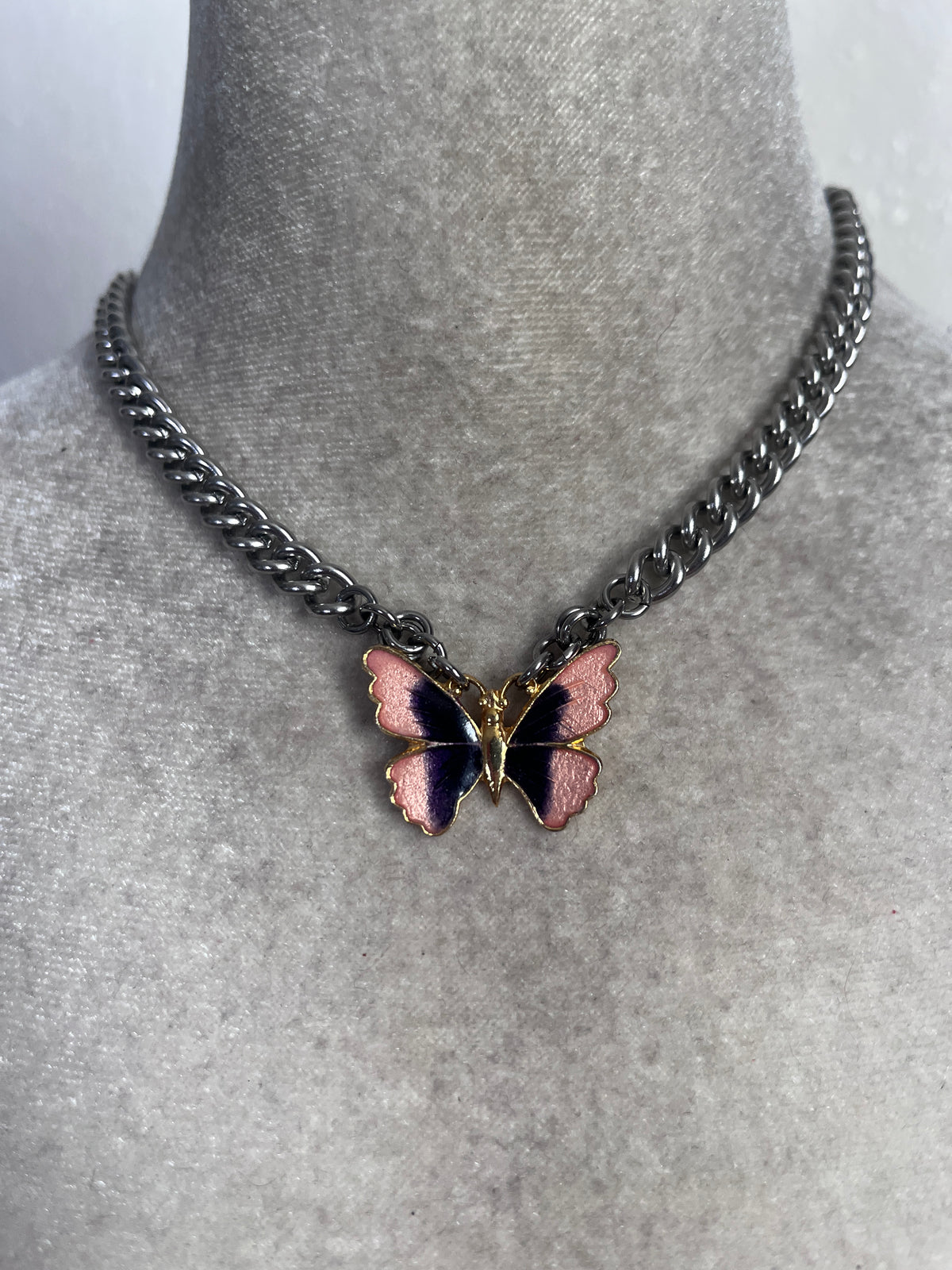 Little butterfly choker