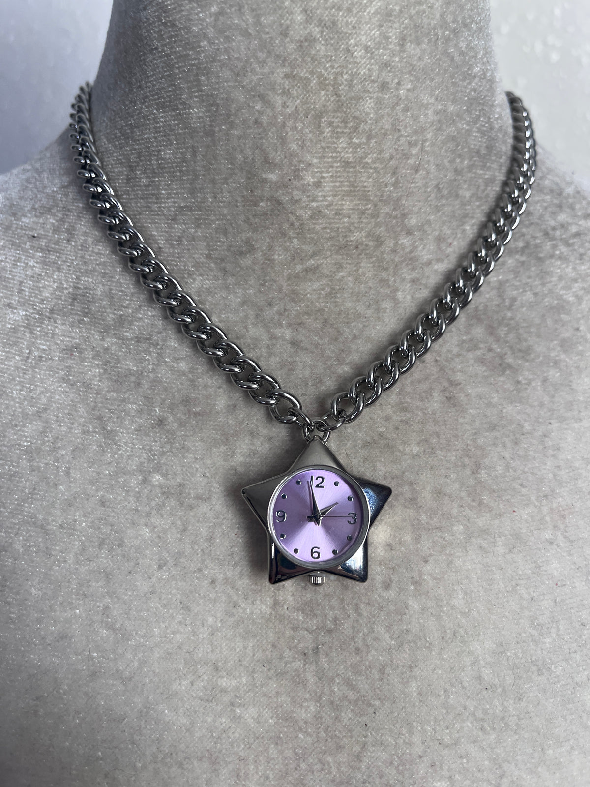 Purple star choker
