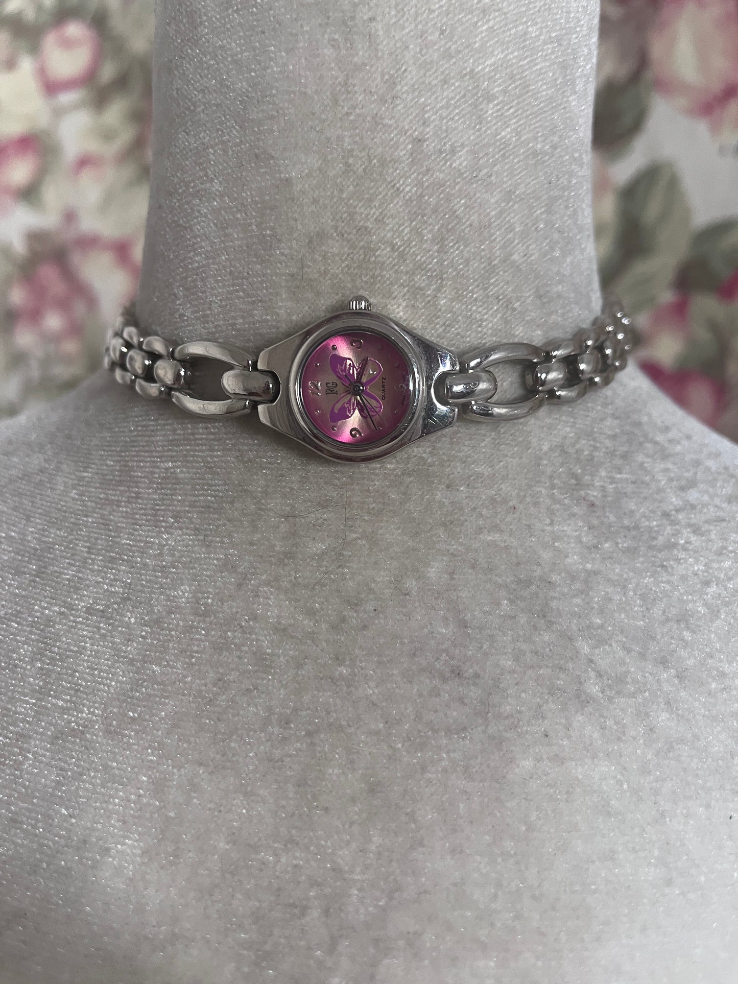 The pink butterfly choker