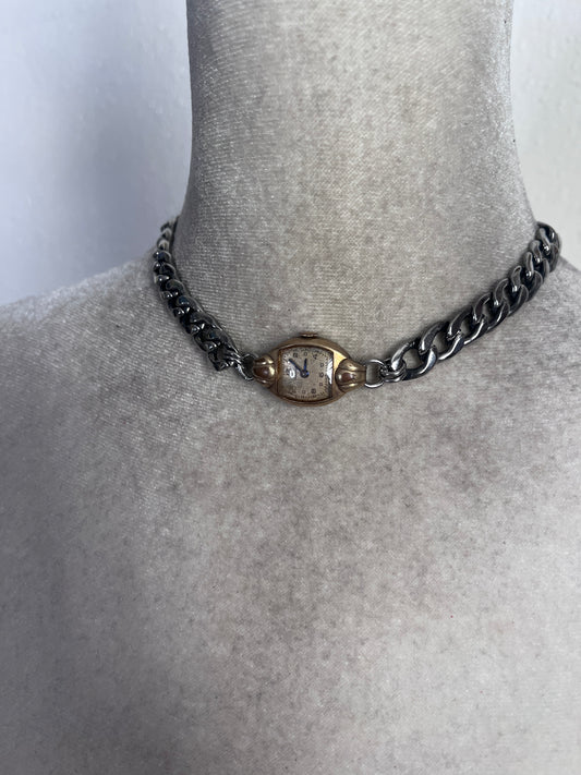 Simple watch choker