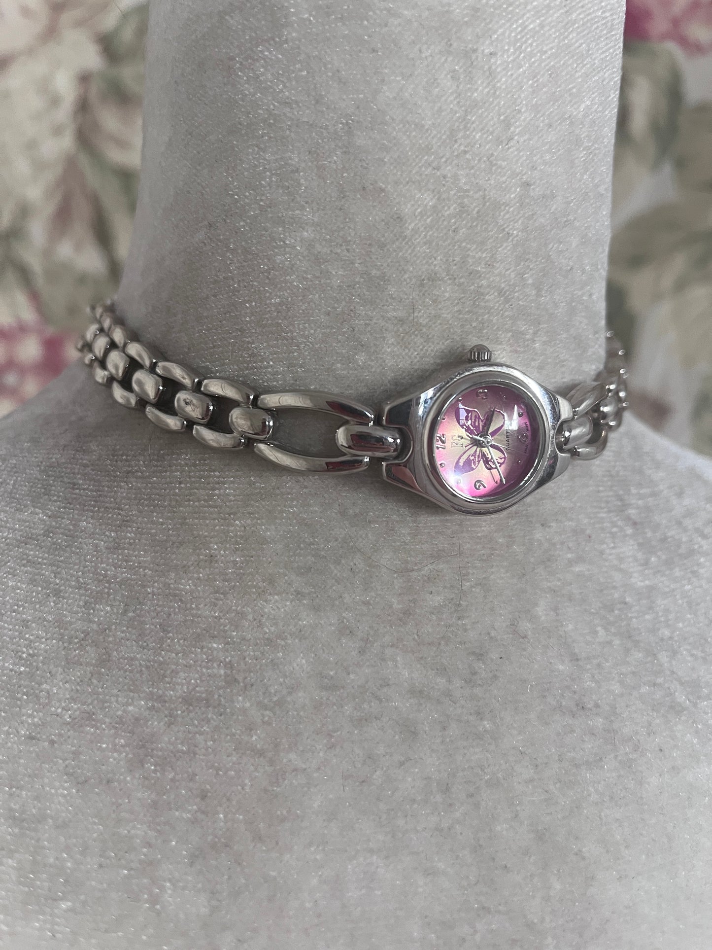 The pink butterfly choker